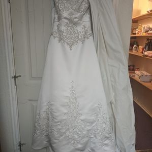 Wedding dress